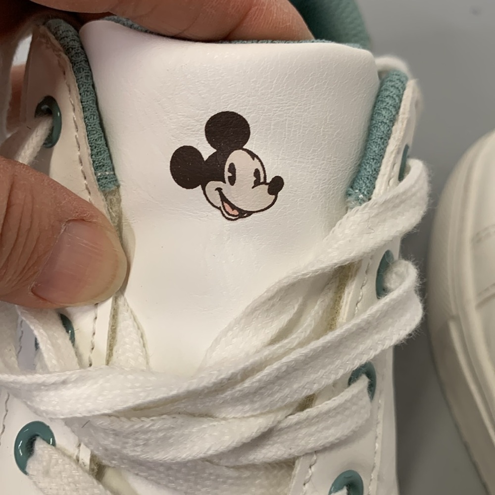 Disney MICKEY and FRIENDS White and Green Sneakers w/ Mickey Design Youth size 3 - Picture 12 of 13